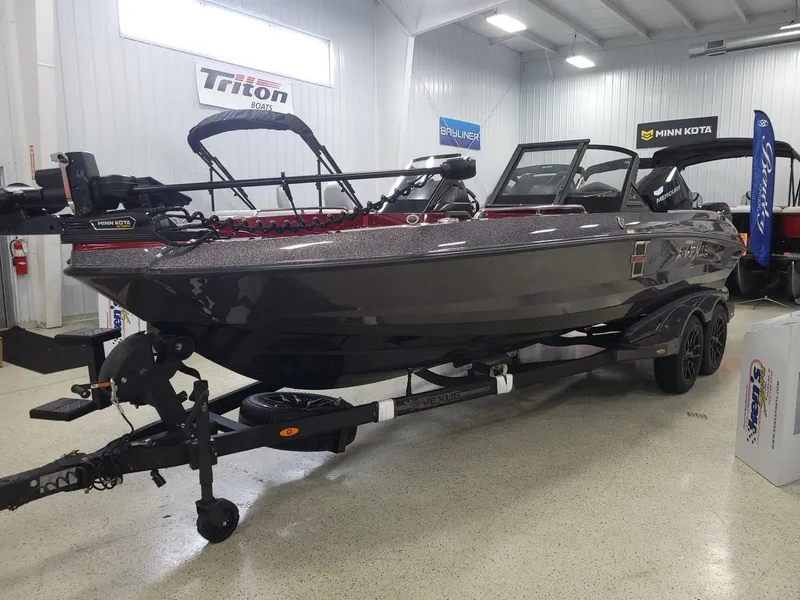 Slide: The Image of Vexus Boats DVX22s 2025 - 6