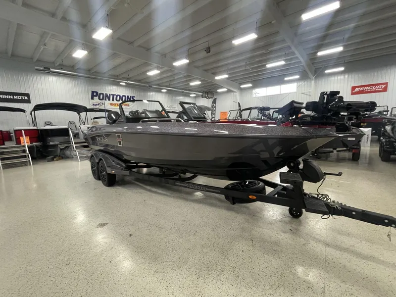 Slide: The Image of Vexus Boats DVX22s 2025 - 8