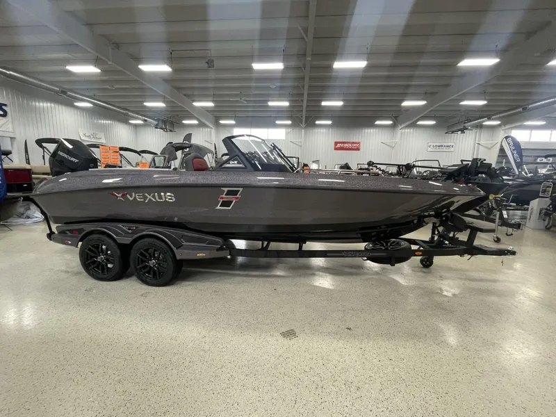 Slide: The Image of Vexus Boats DVX22s 2025 - 9