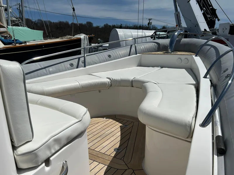 Slide: The Image of Hunt Yachts HBI 30 2011 - 10