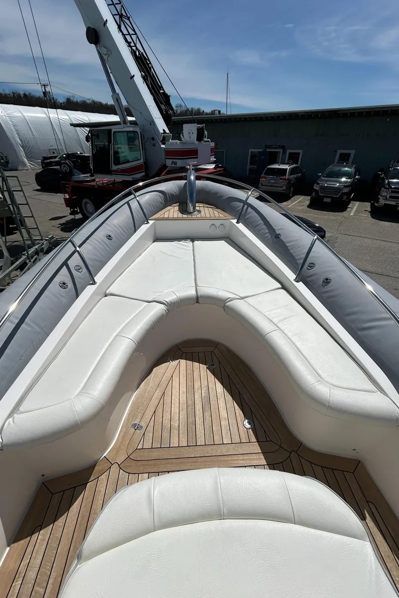 Slide: The Image of Hunt Yachts HBI 30 2011 - 12