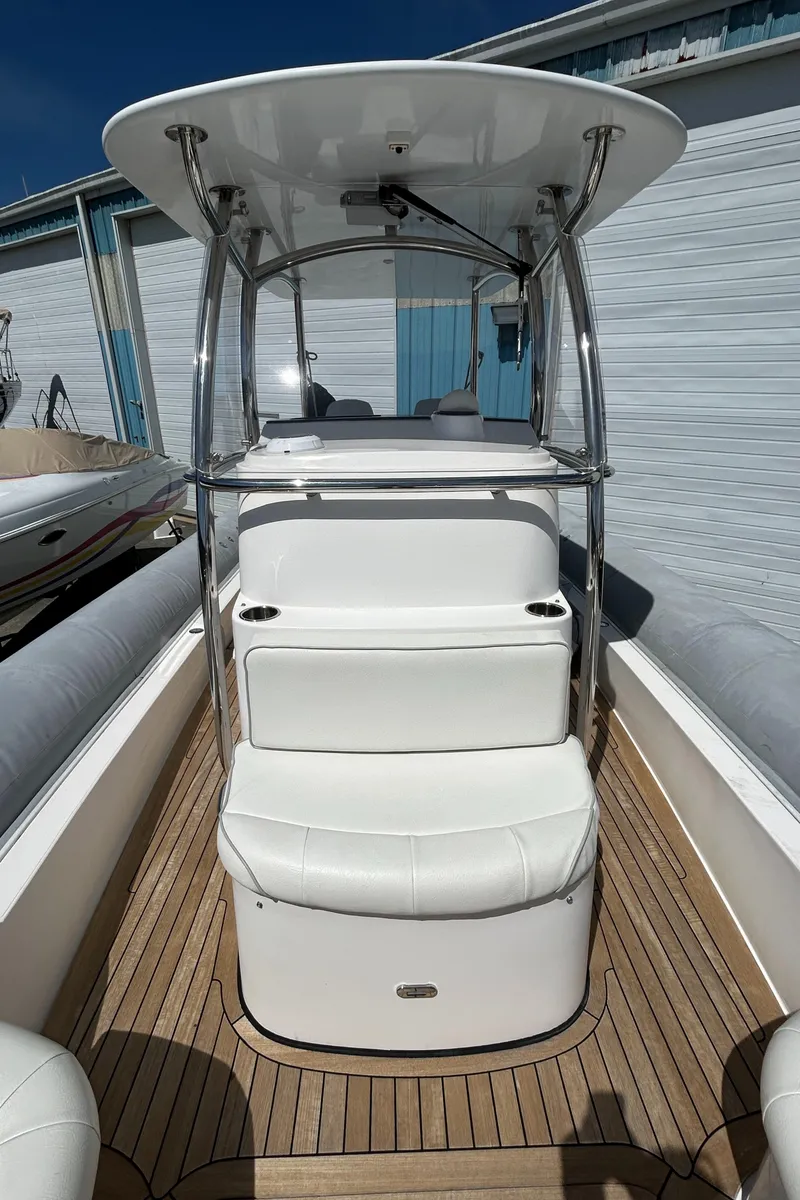 Slide: The Image of Hunt Yachts HBI 30 2011 - 15