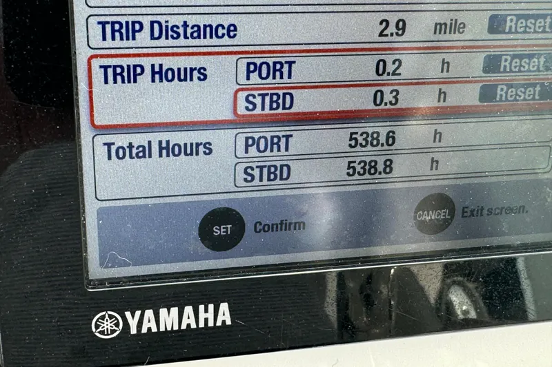 Slide: The Image of Yamaha display showing trip and total hours for Albemarle 27 DC, 2019 model. - 19