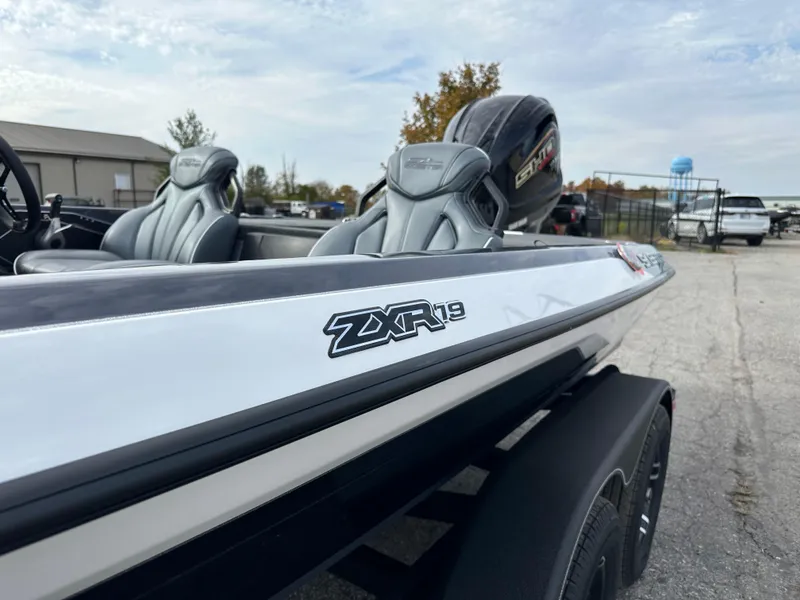 Slide: The Image of 2024 Skeeter ZXR19 boat with sleek design and comfortable seating. - 11