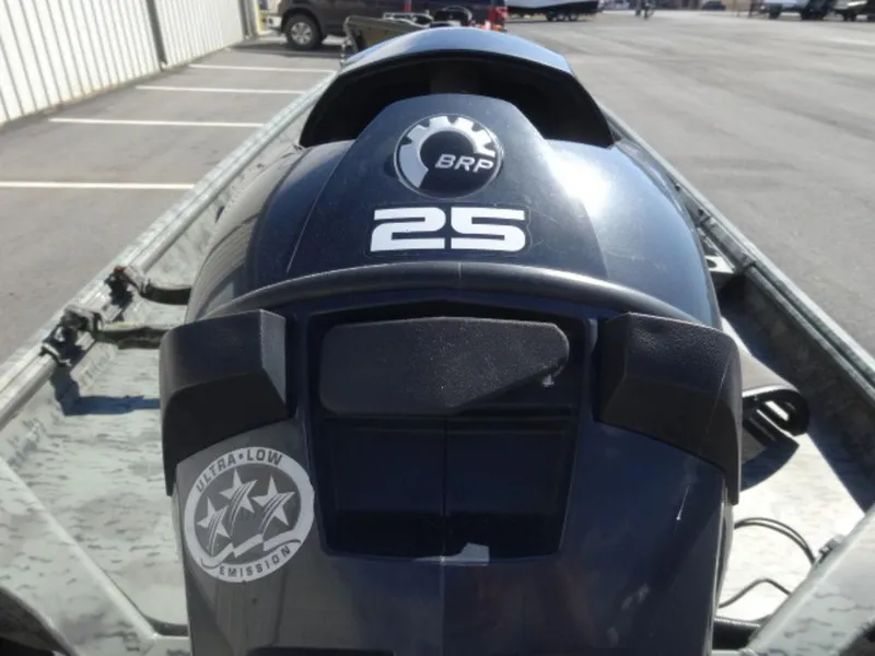 Slide: The Image of 2014 War Eagle 1542 boat with BRP 25 horsepower outboard motor, ultra-low emission. - 4