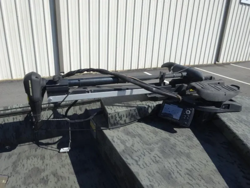 Slide: The Image of 2014 War Eagle 1542 boat with mounted trolling motor and fish finder. - 9
