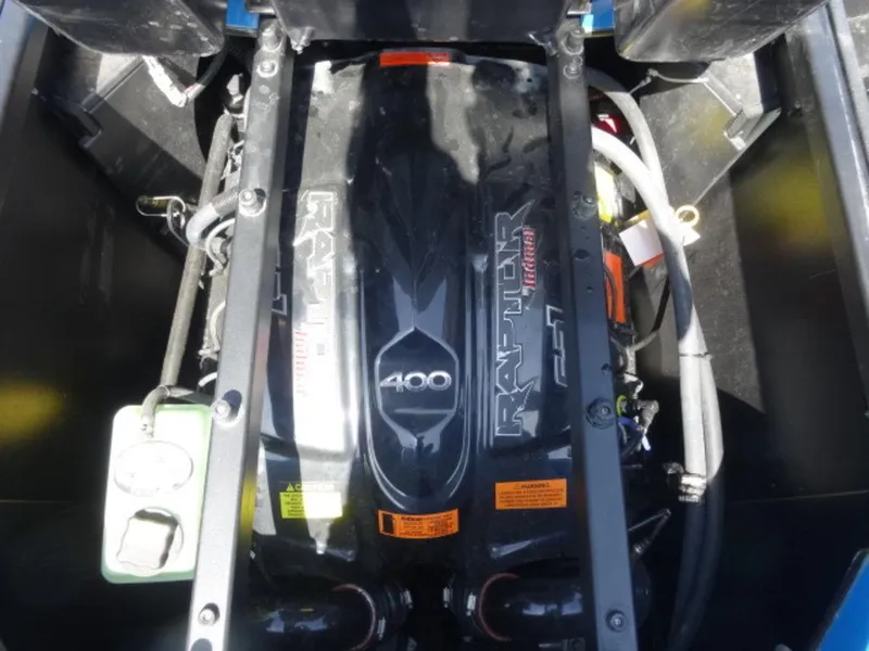 Slide: The Image of 2018 Tigé Z3 boat engine, Raptor 400, detailed view. - 14