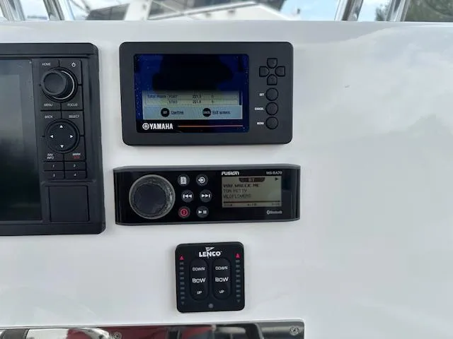 Slide: The Image of 2018 Release 232 RX Center Console dashboard with Yamaha and Fusion controls. - 11