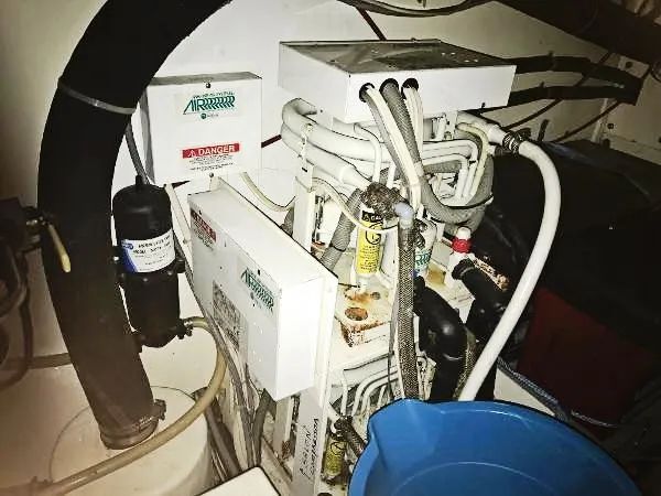 Slide: The Image of Chiller for Air Conditioning System - 39