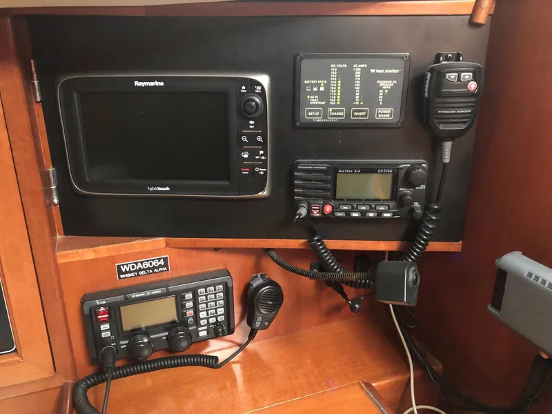 Slide: The Image of Navigation and communication equipment on a 2000 Outbound 44 yacht. - 46