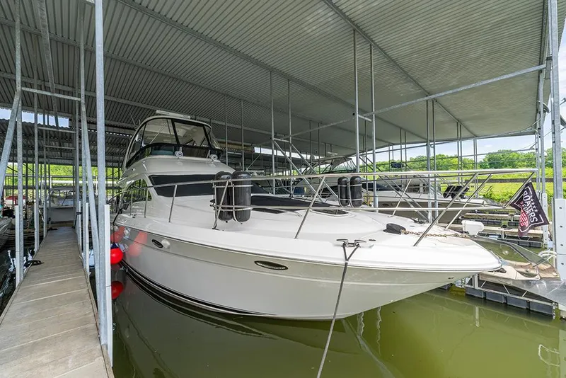 Slide: The Image of Stbd bow profile (in slip) - 65