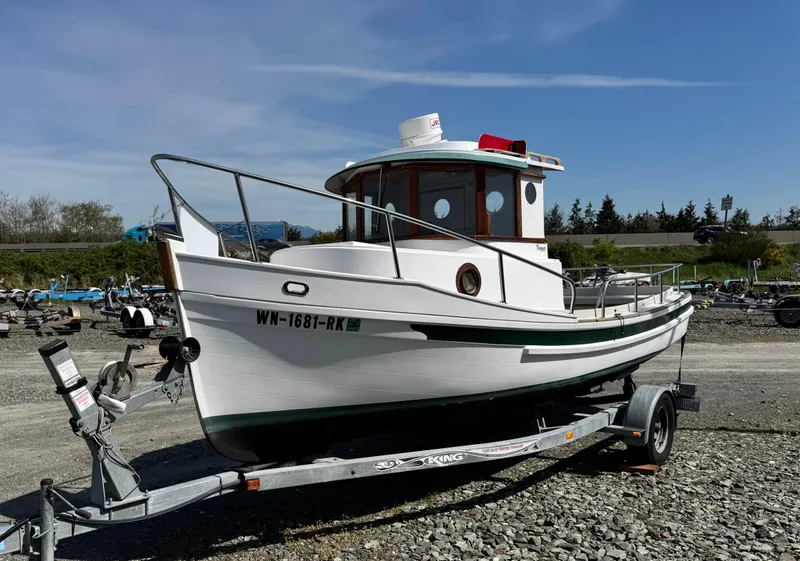 Slide: The Image of Ranger Tug R-21 2001 - 21