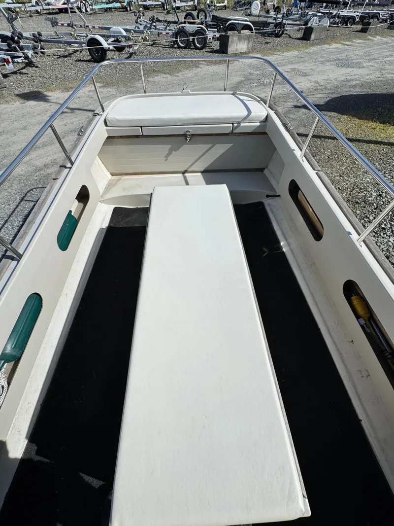 Slide: The Image of Ranger Tug R-21 2001 - 3