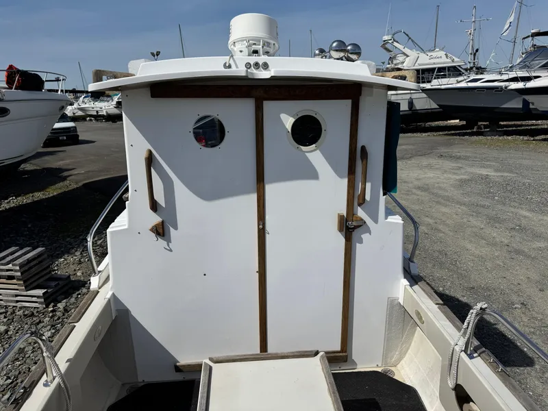 Slide: The Image of Ranger Tug R-21 2001 - 5