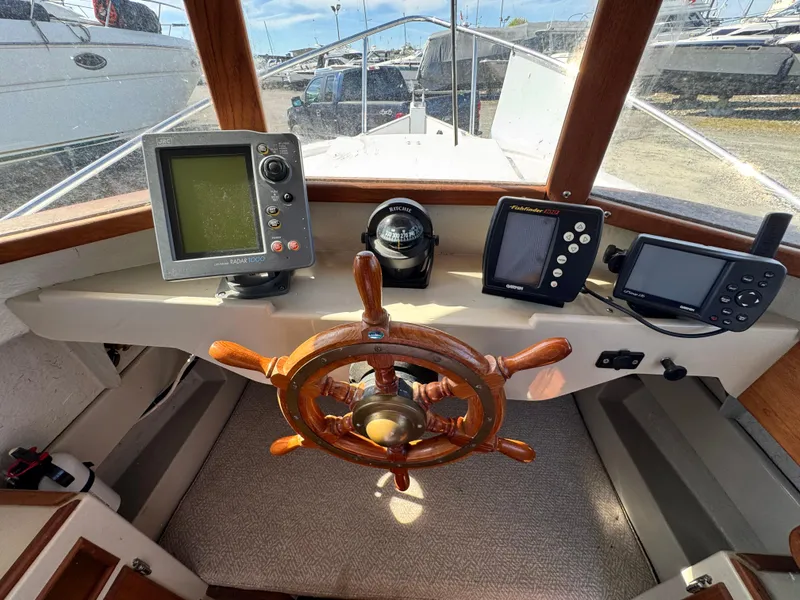 Slide: The Image of Ranger Tug R-21 2001 - 7