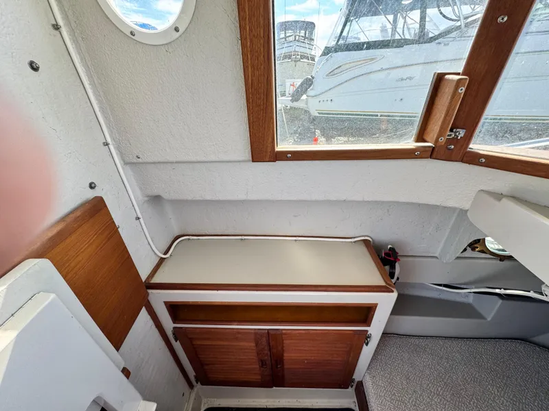 Slide: The Image of Ranger Tug R-21 2001 - 9