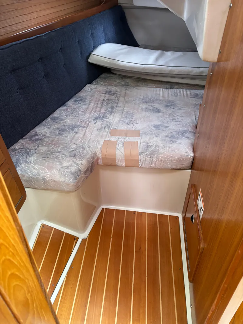 Slide: The Image of Catalina 36 MkII 2002 - 104