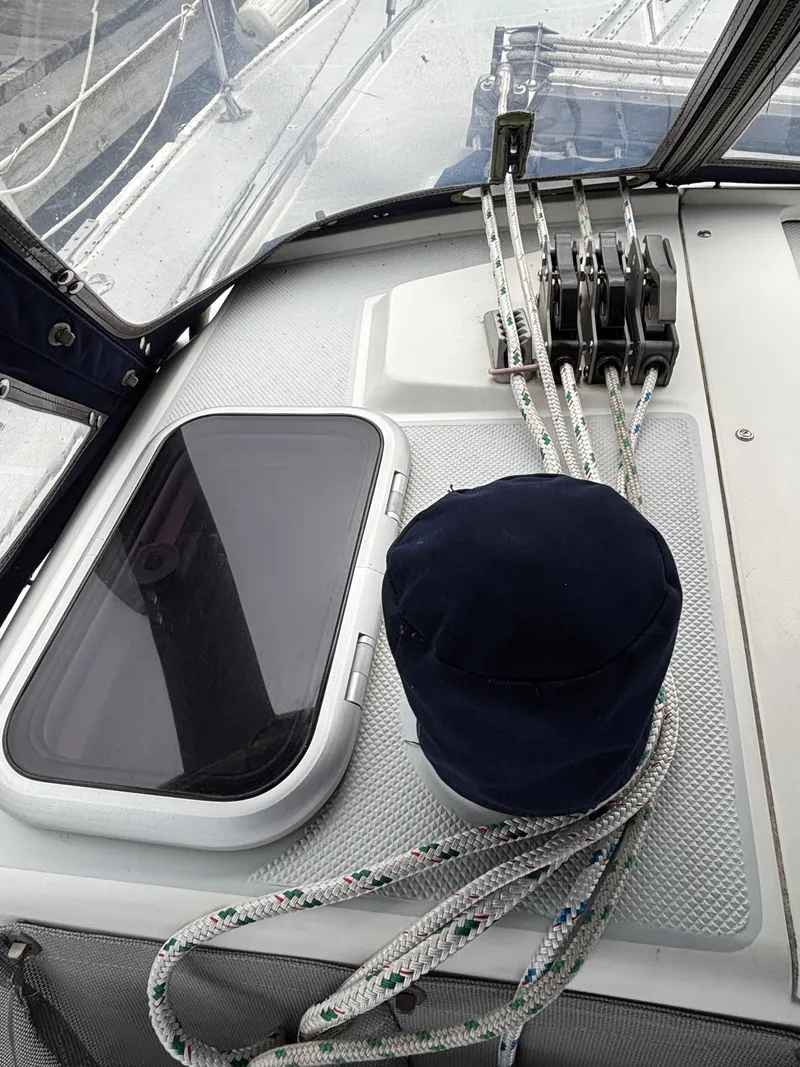 Slide: The Image of Catalina 36 MkII 2002 - 50