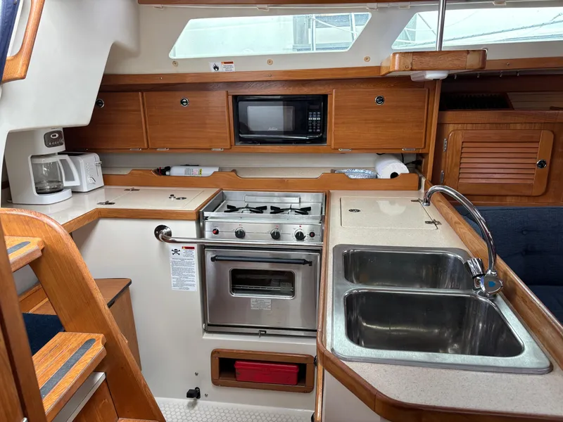 Slide: The Image of Catalina 36 MkII 2002 - 74