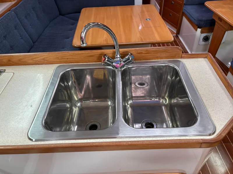 Slide: The Image of Catalina 36 MkII 2002 - 79