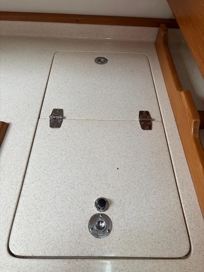 Slide: The Image of Catalina 36 MkII 2002 - 83