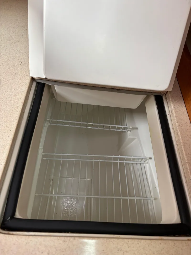 Slide: The Image of Catalina 36 MkII 2002 - 84