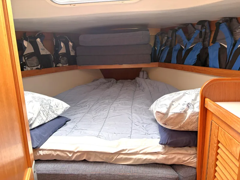 Slide: The Image of Catalina 36 MkII 2002 - 90