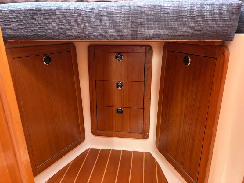 Slide: The Image of Catalina 36 MkII 2002 - 91