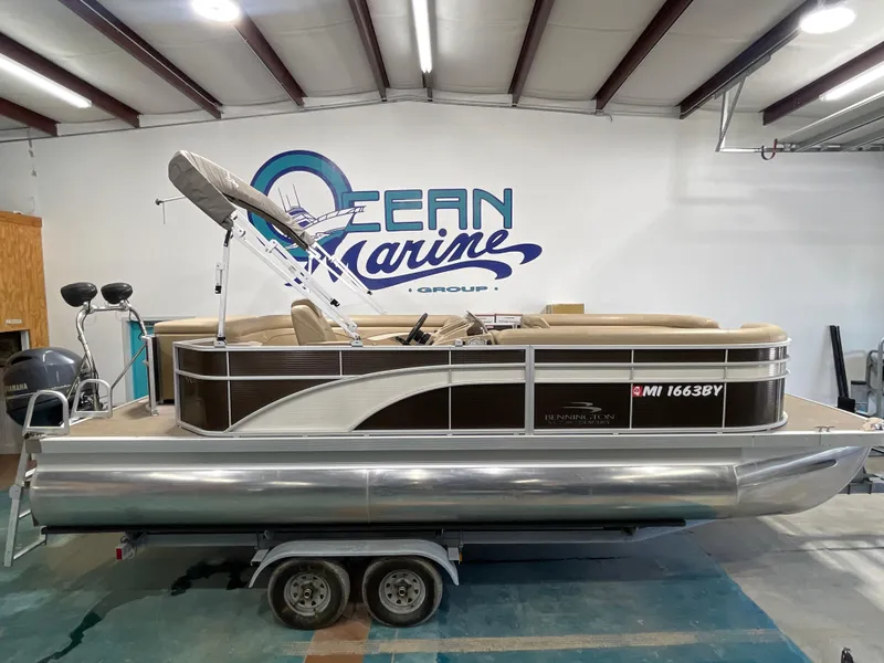 Slide: The Image of Bennington 22SLX 2016 - 1