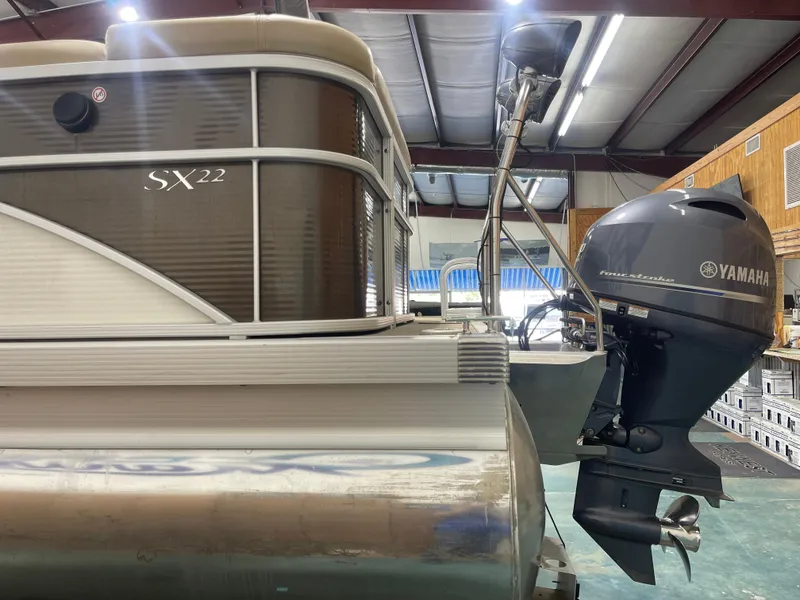 Slide: The Image of Bennington 22SLX 2016 - 10