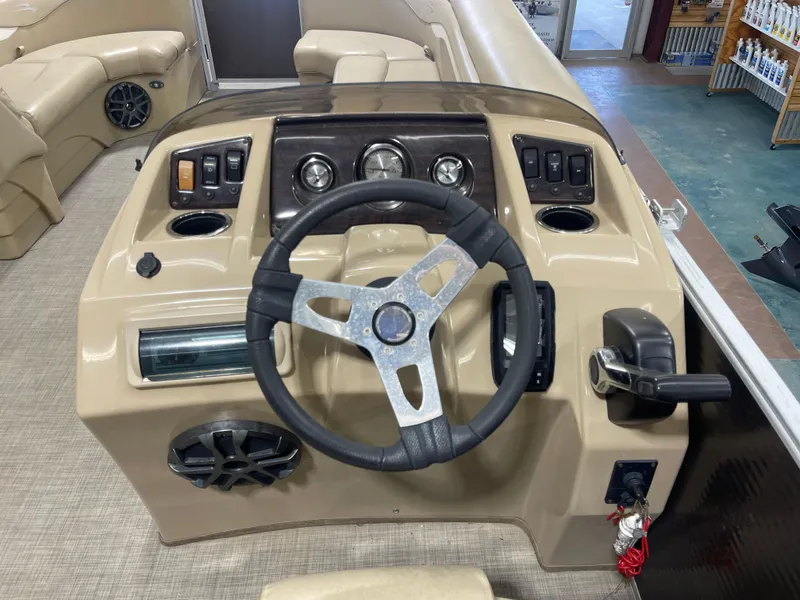 Slide: The Image of Bennington 22SLX 2016 - 14