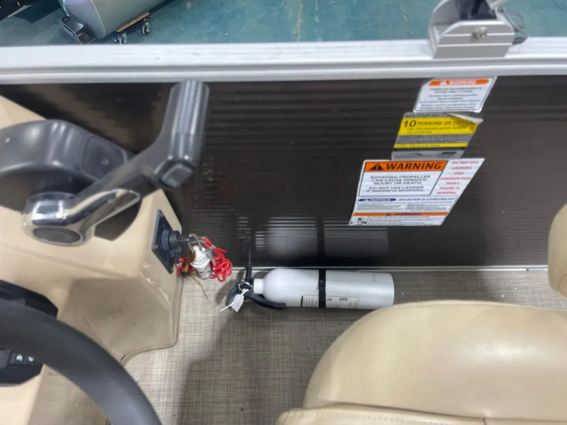 Slide: The Image of Bennington 22SLX 2016 - 15