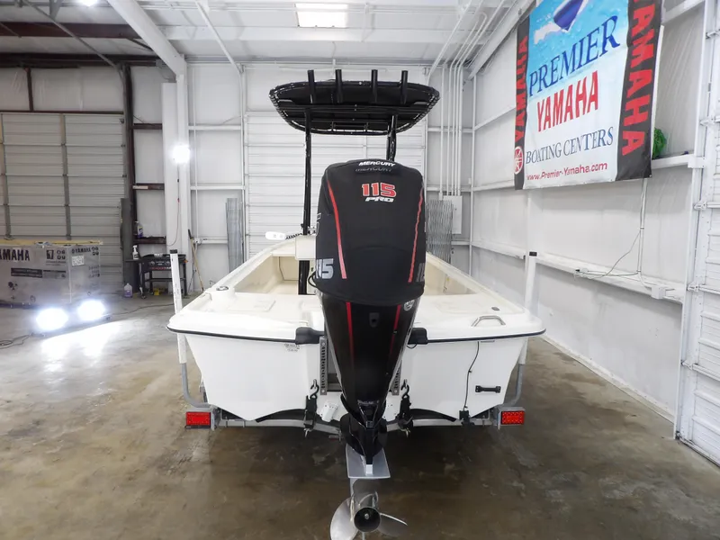 Slide: The Image of Mako Pro Skiff 19CC 2021 - 11