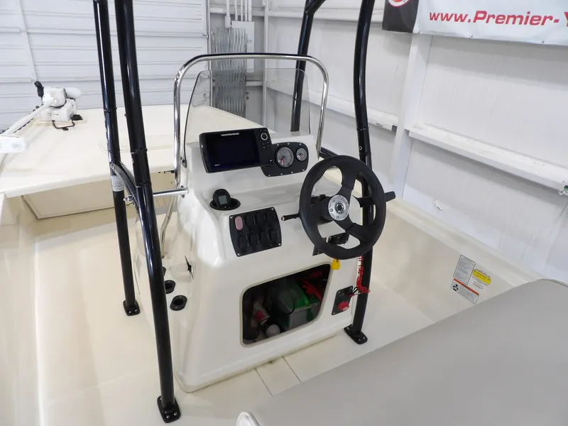 Slide: The Image of Mako Pro Skiff 19CC 2021 - 16