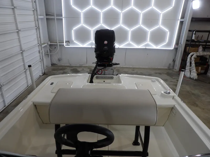 Slide: The Image of Mako Pro Skiff 19CC 2021 - 18