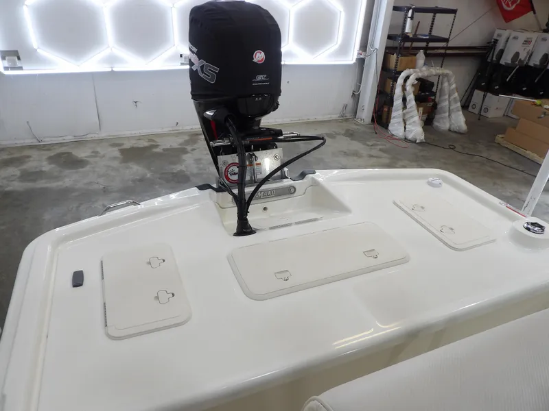 Slide: The Image of Mako Pro Skiff 19CC 2021 - 19