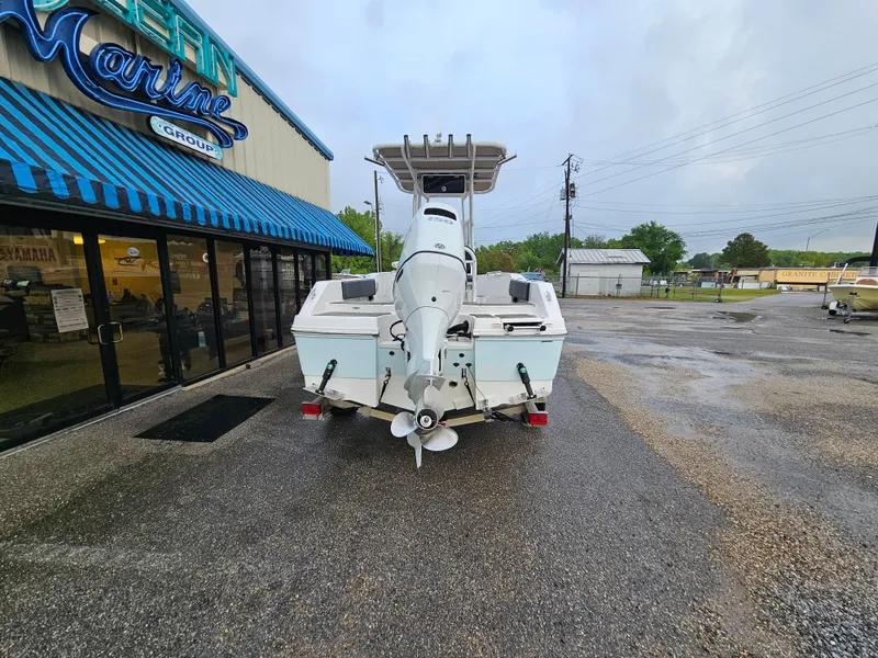 Slide: The Image of Robalo R180 2021 - 9