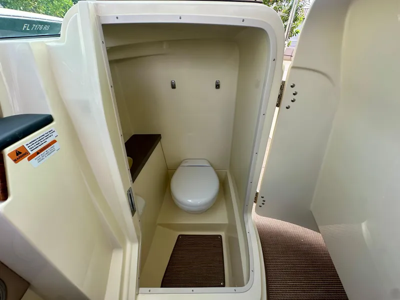 Slide: The Image of Chris-Craft Calypso 28 2025 - 10