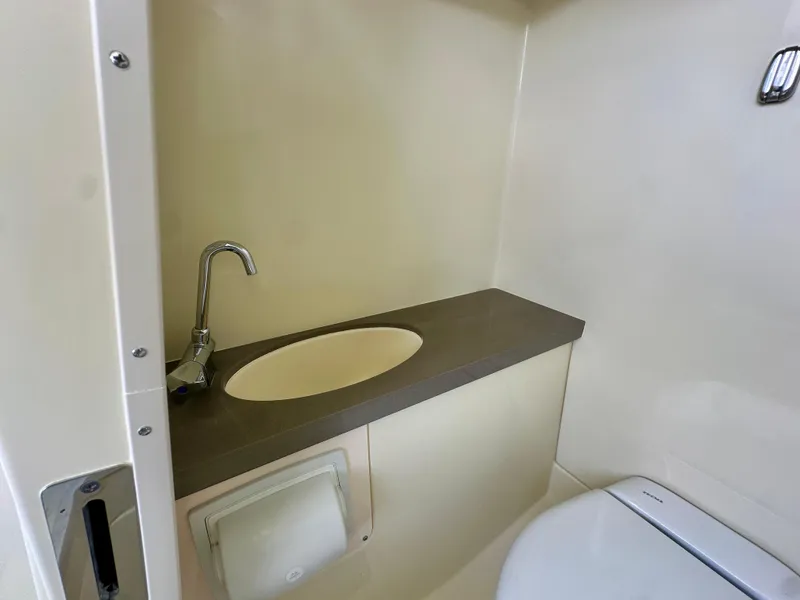 Slide: The Image of Chris-Craft Calypso 28 2025 - 11