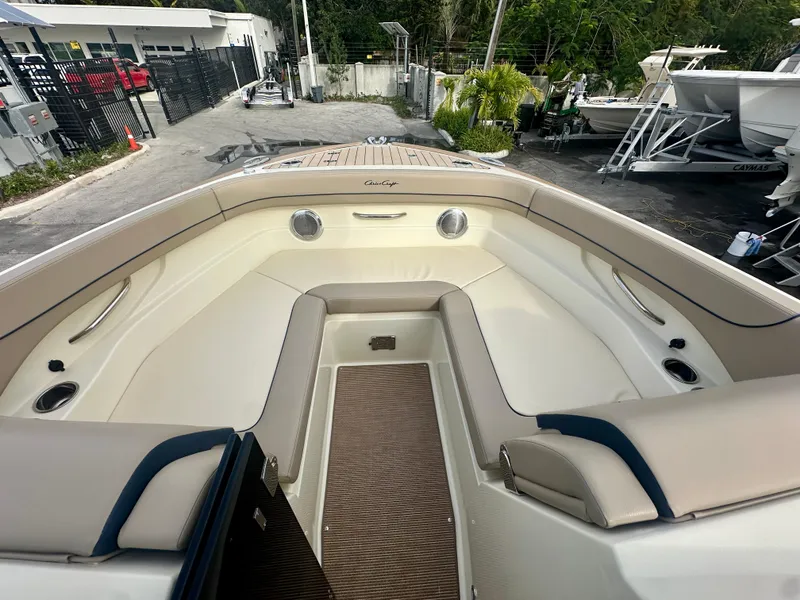 Slide: The Image of Chris-Craft Calypso 28 2025 - 12