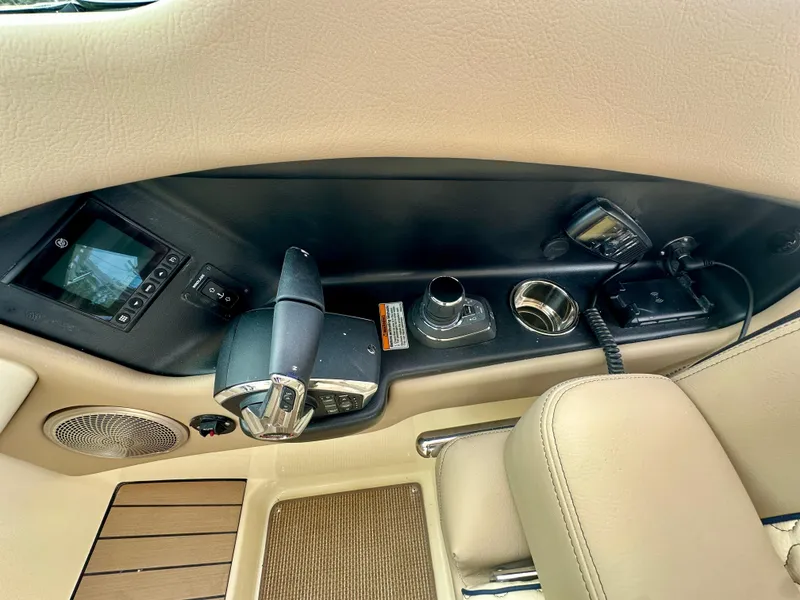 Slide: The Image of Chris-Craft Calypso 28 2025 - 4