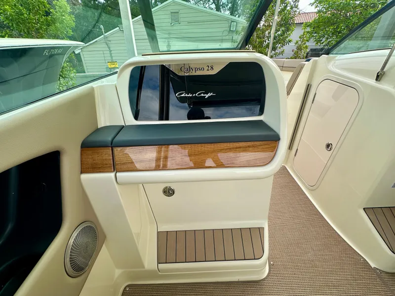 Slide: The Image of Chris-Craft Calypso 28 2025 - 9