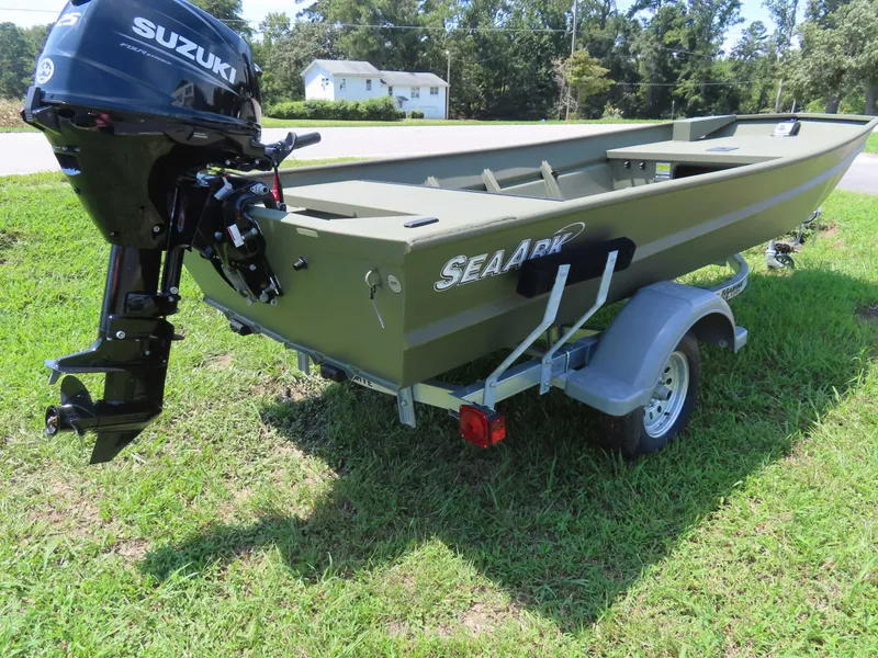 Slide: The Image of SeaArk 1652 Special 2025 - 5