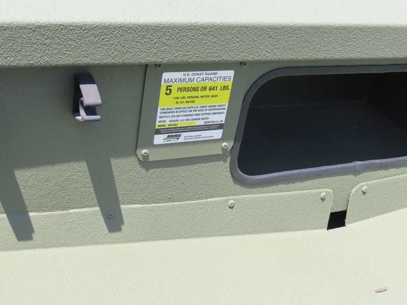 Slide: The Image of SeaArk 1652 Special 2025 - 8