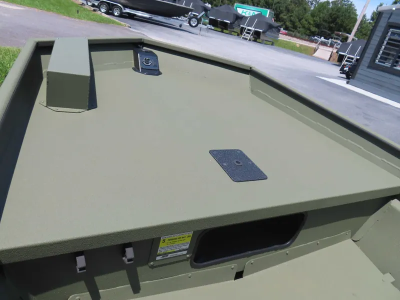 Slide: The Image of SeaArk 1652 Special 2025 - 9