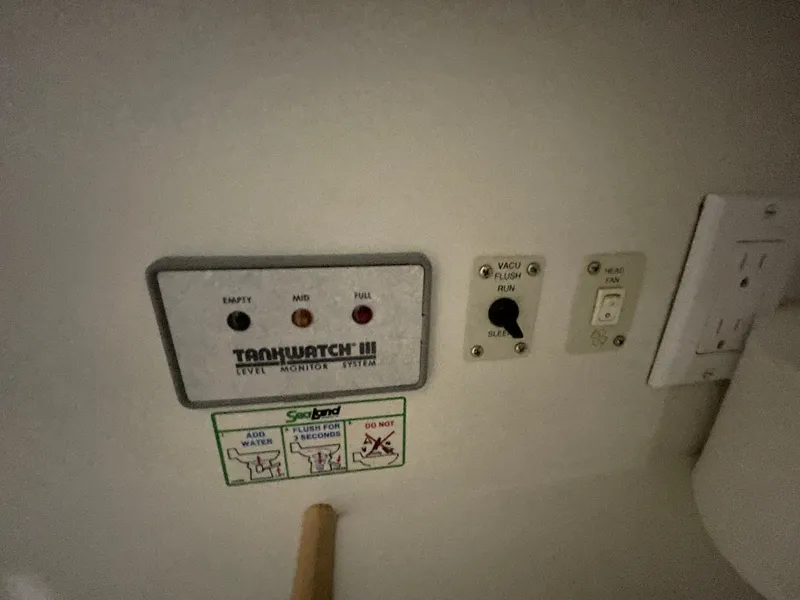 Slide: The Image of Carver 440 Aft Cabin Motor Yacht 1995 - 57