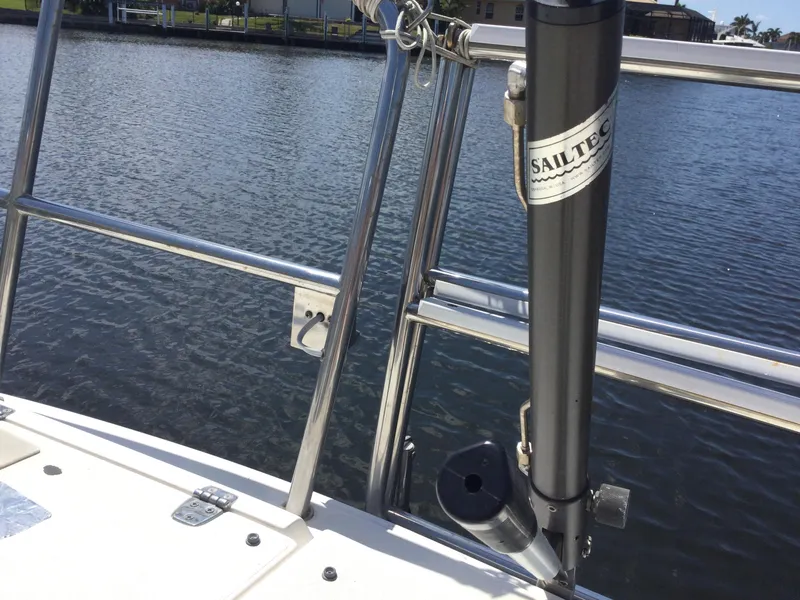 Slide: The Image of 1997 J Boats J/32 sailboat deck with railing and Sailtec hydraulic backstay adjuster. - 22