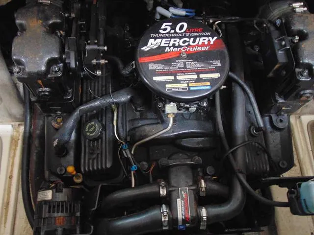 Slide: The Image of Engine of a 2000 Maxum 1900SR boat with Mercury MerCruiser 5.0L Thunderbolt Ignition. - 12