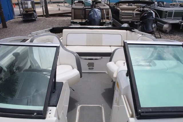 Slide: The Image of Sea Ray 220 Sundeck 2013 - 13