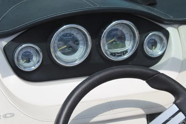 Slide: The Image of Sea Ray 220 Sundeck 2013 - 17